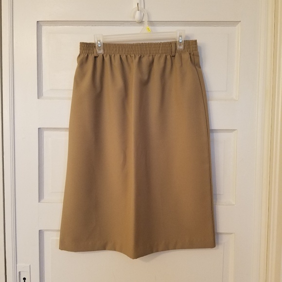Dresses & Skirts - Vintage Skirt Elastic Waist Tan Color Size L